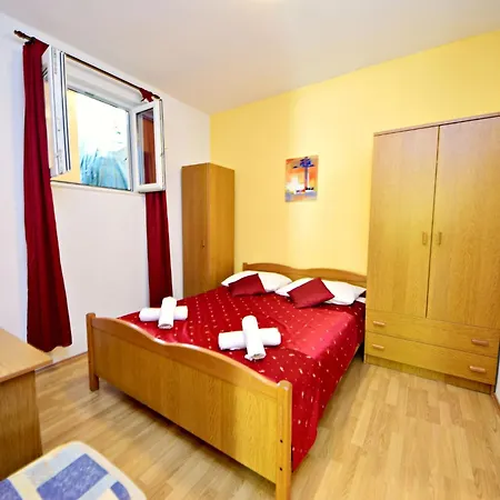 Prázdninový dům Holiday Mario-2 By Interhome